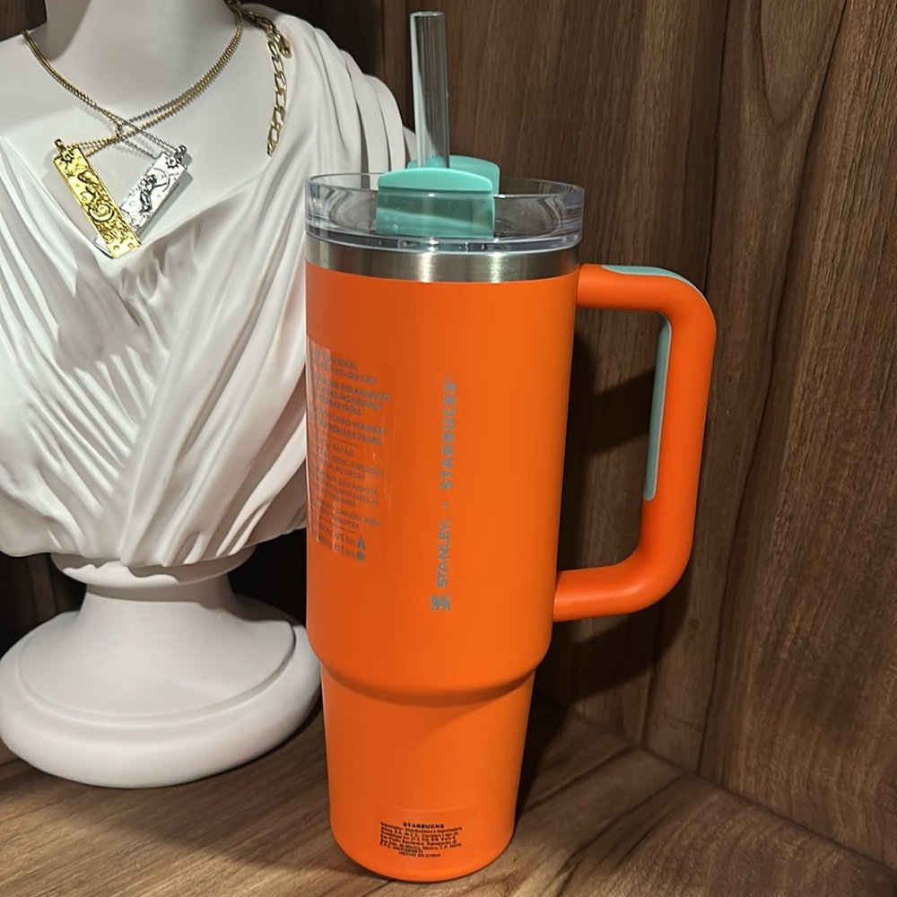 Authentic Mexico Starbucks Stanley exclusive 30oz - Picture 3 of 3